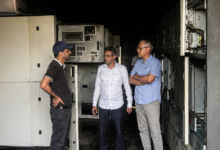 وزير الطاقة يعاين رفقة مدير صوملك الأضرار التي تسبب فيها حريق محطتي نواكشوط الشمالية والغربية