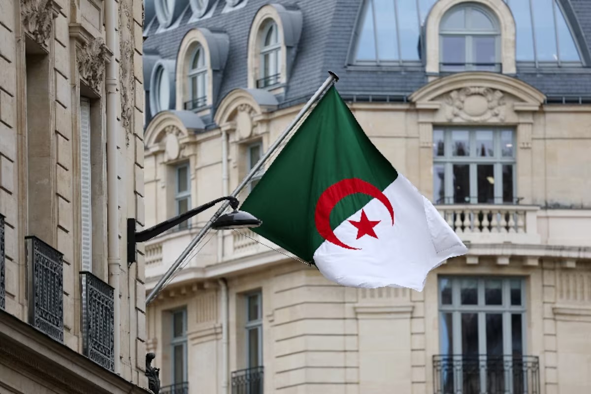 الجزائر تقطع علاقاتها الدبلوماسية مع الإمارات وتمهل سفيرها 48 ساعة للمغادرة